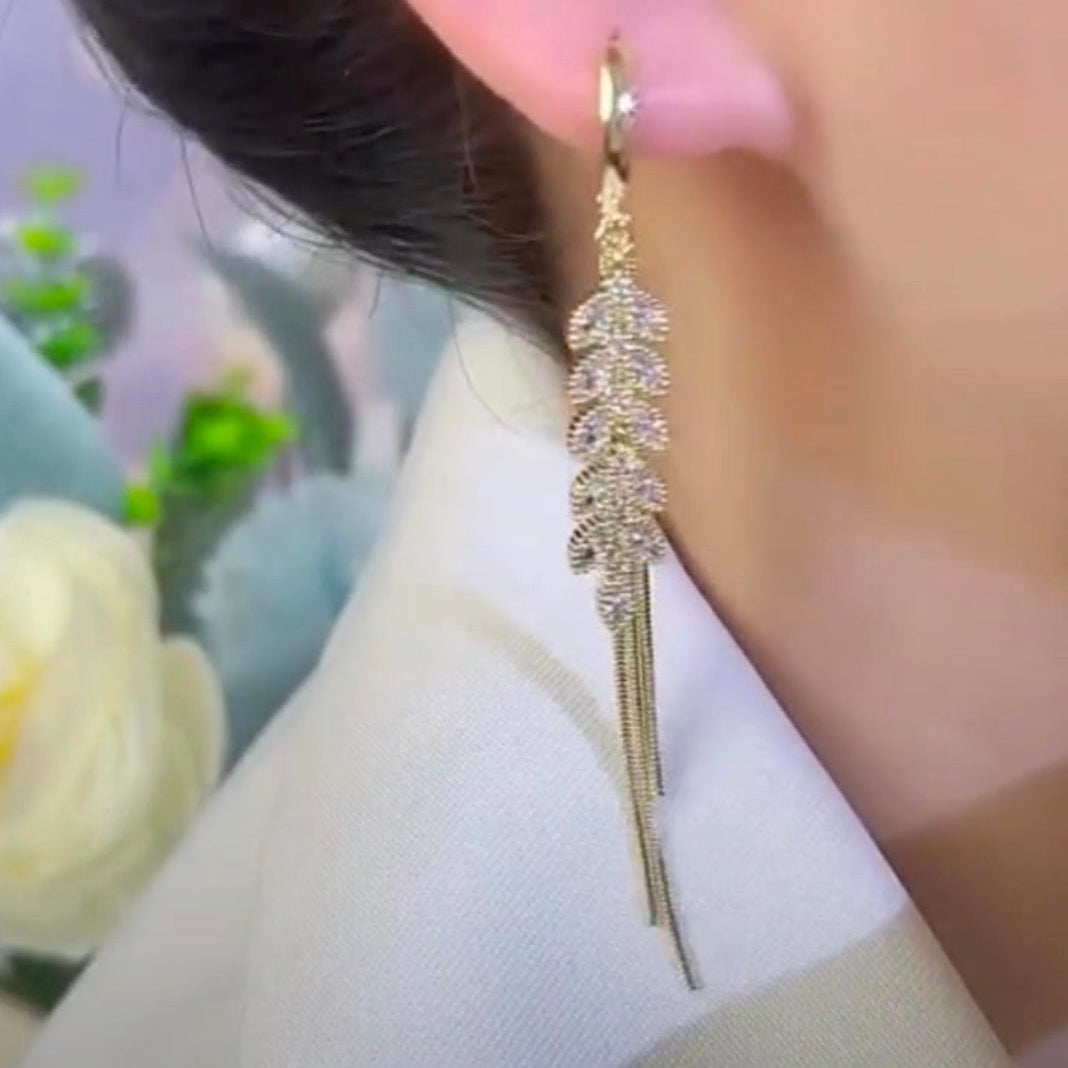 Premium Golden Leaves Hanging