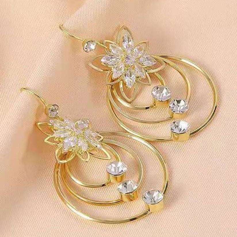 Golden Star Roundy Hanging studs